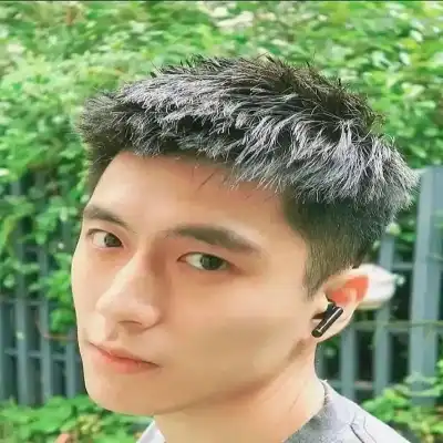伍怡志